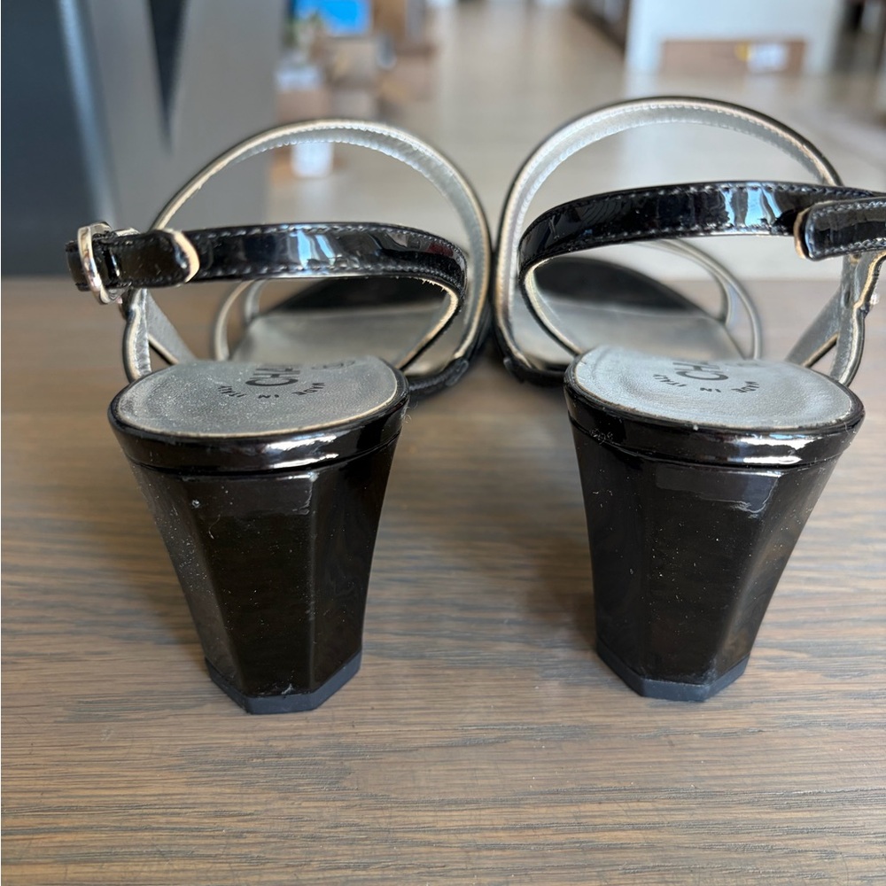 CHANEL Glossy Black Strappy Heels - Picture 4 of 8